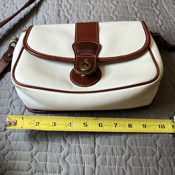 Coach cream pebbled leather shoulder bag - Picture 9 of 16
